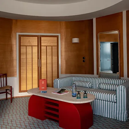 Hotel Regina Experimental
