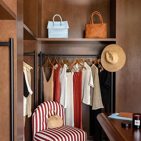 Regina Experimental ホテル