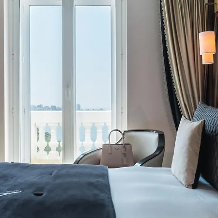 Regina Experimental Ξενοδοχείο 5*