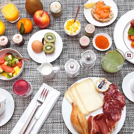 Regina Experimental מלון